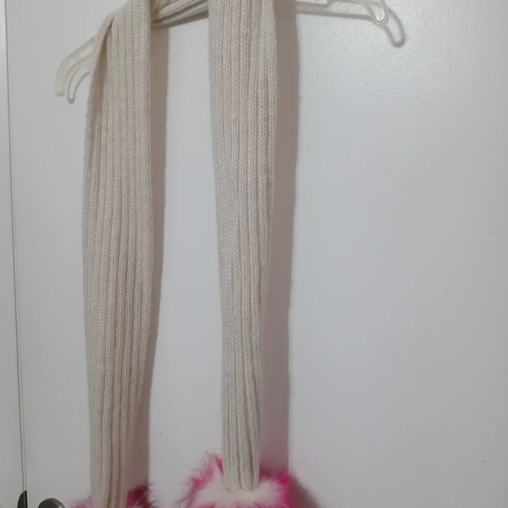 CABLE KNIT WINTER SCARF WITH MULTICOLOR POM POMS AT BOTH ENDS